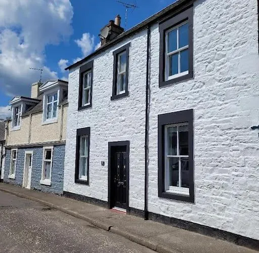Character Cottage In Centre Of Moffat